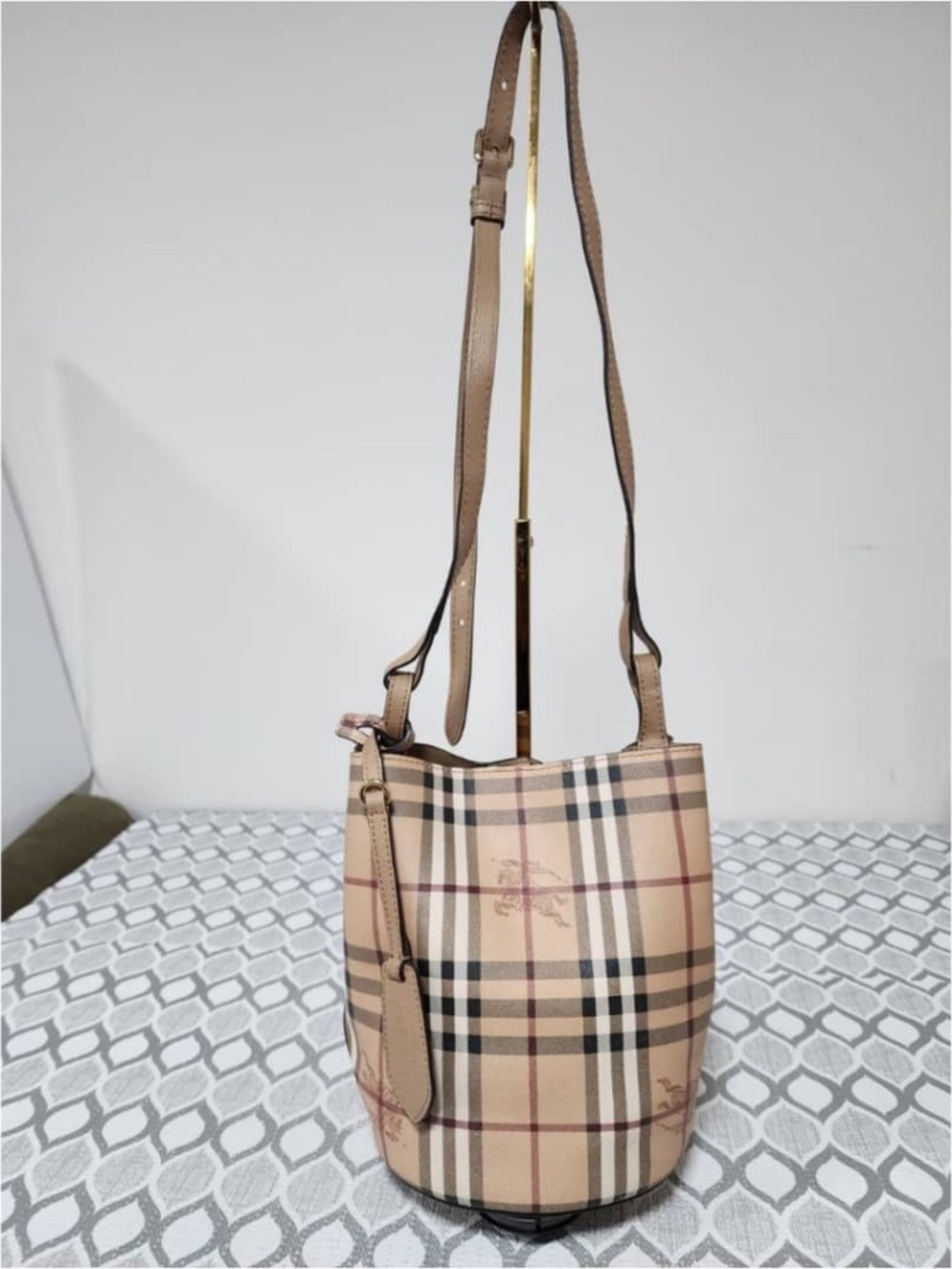 Authentic Burberry Lorne Bucket Bag Beige/Nude